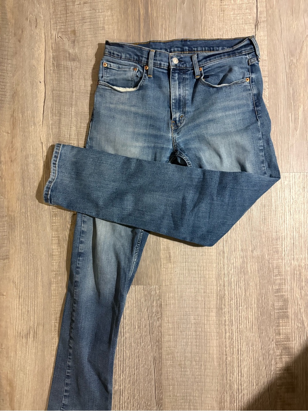 Levi's Men's Medium Blue Straight Jeans